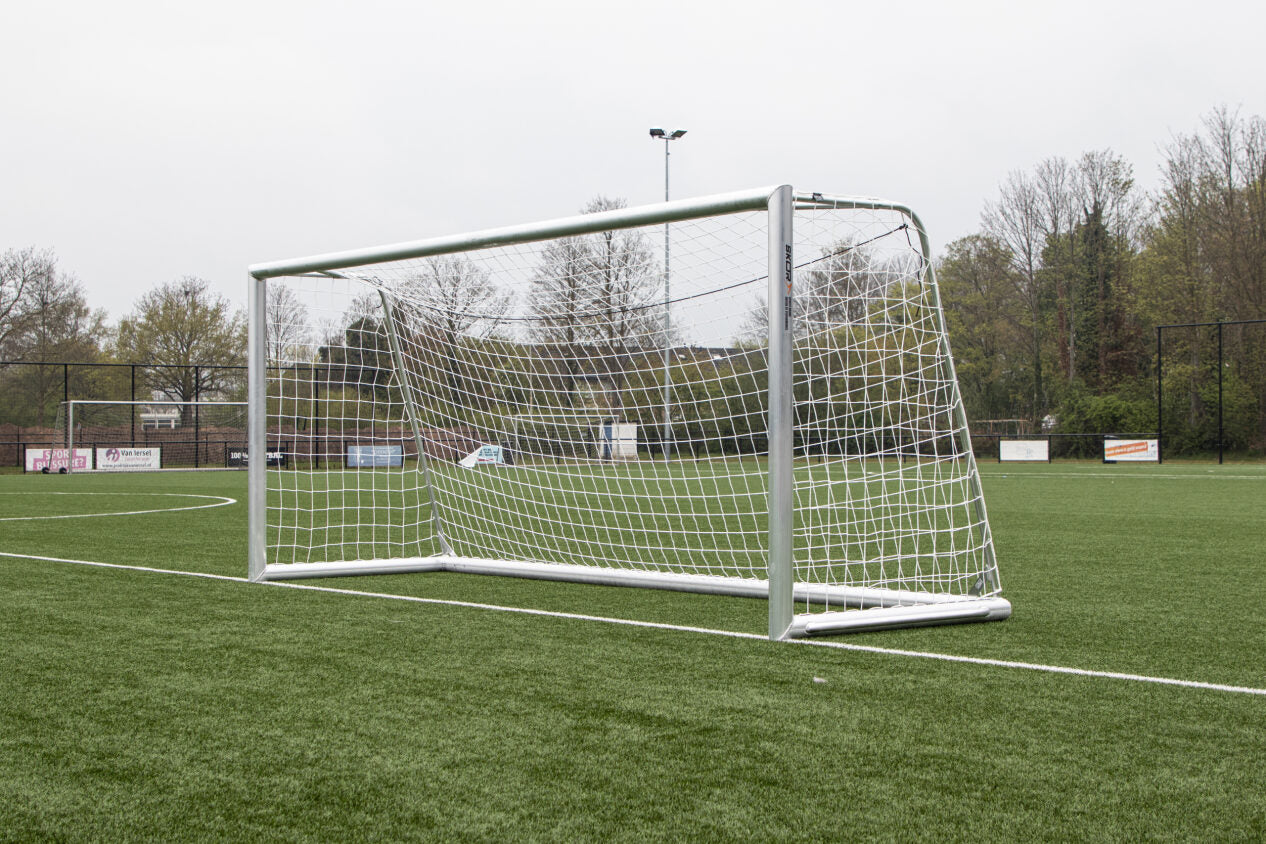 Professioneel voetbaldoel 5x2 aluminium van SKOR | Licht, 100x120 mm profiel, eenvoudig te verplaatsen